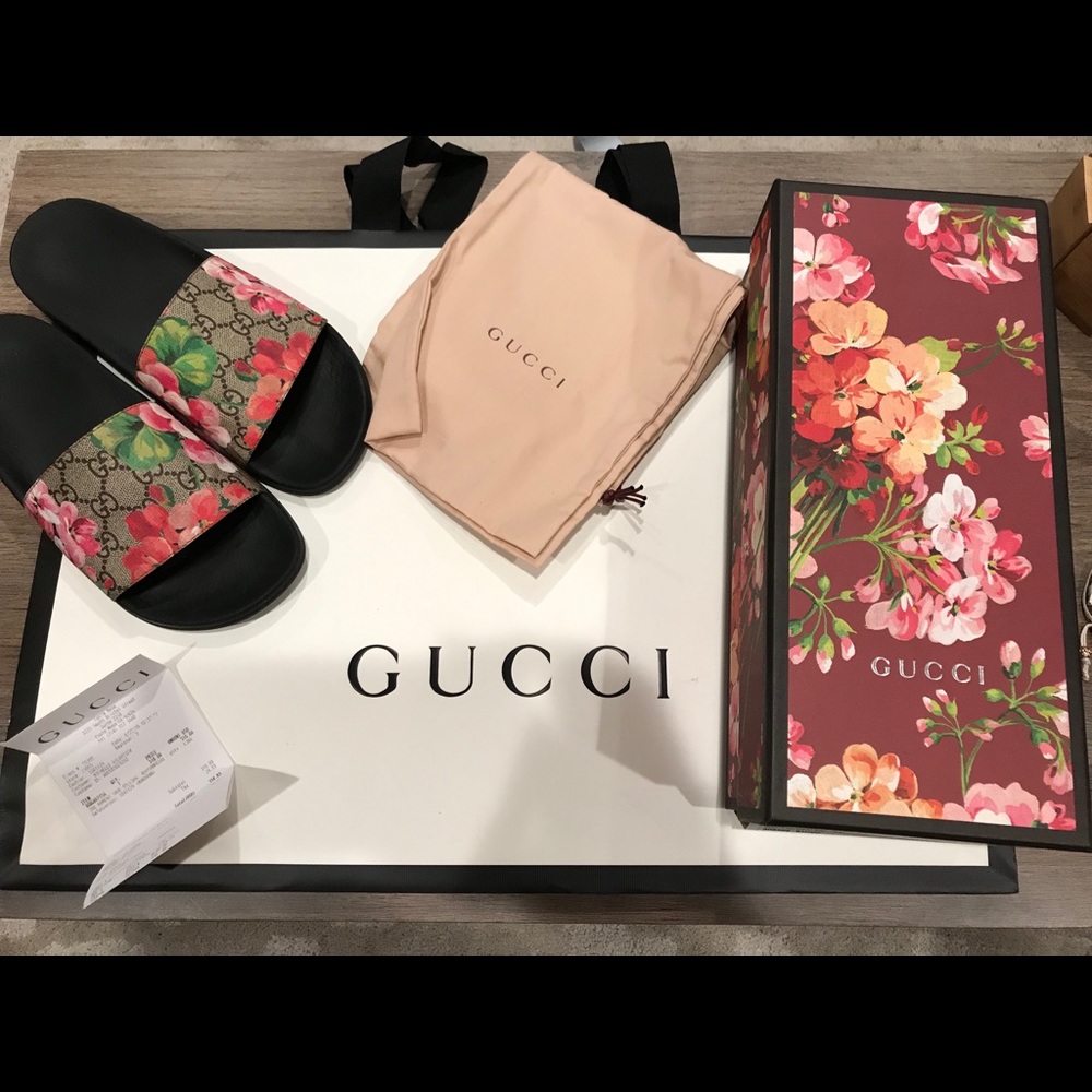 Gucci Bloom slides